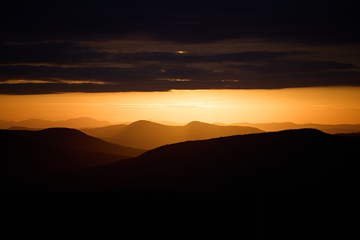 tommo k-dark-cloud-sunset-mountains