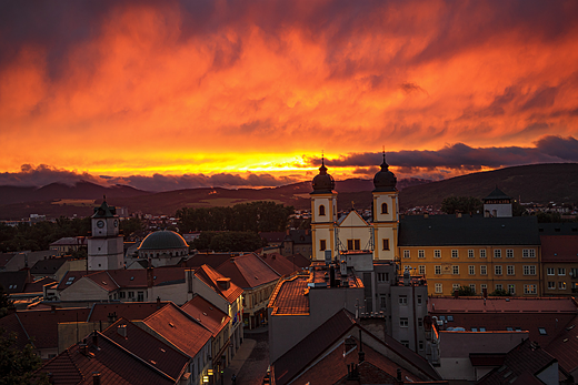 GinoSVK-red-sunset-after-major-rain-townscape
